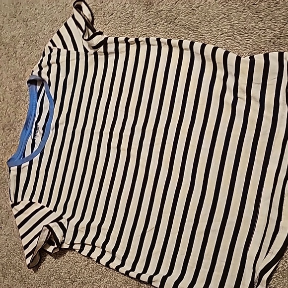 Old Navy Striped Tee #B5 - Picture 1 of 3